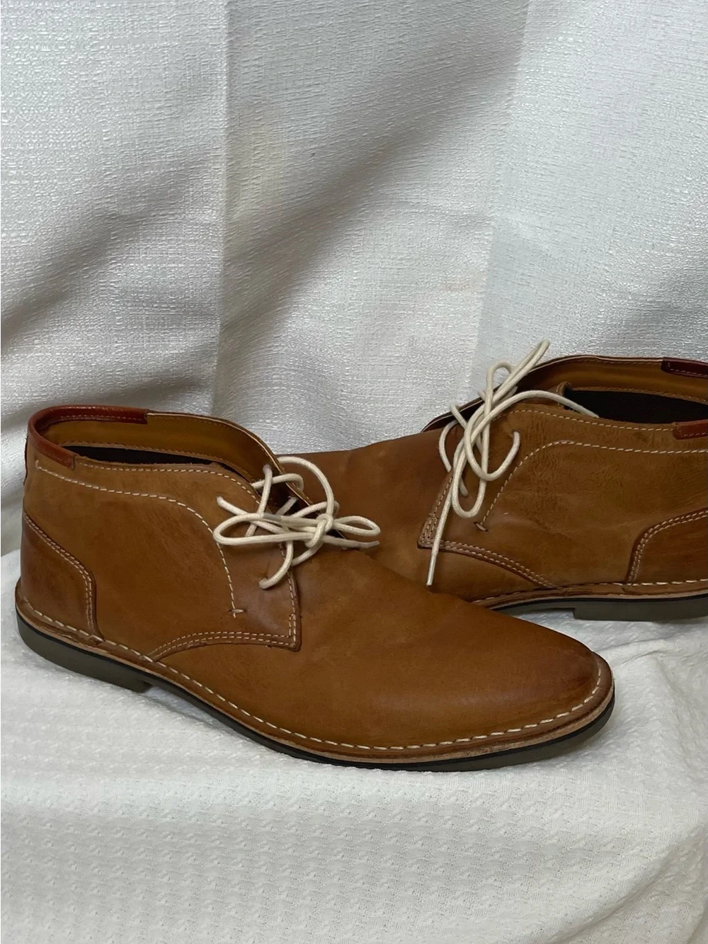 Steve Madden Men's Brown Chukka Boots with Cream Laces